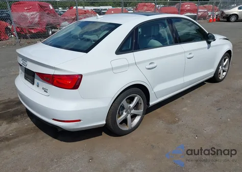 2015 Audi A3 2.0T Premium z USA, uszkodzony, nr VIN WAUBFGFF8F1040760